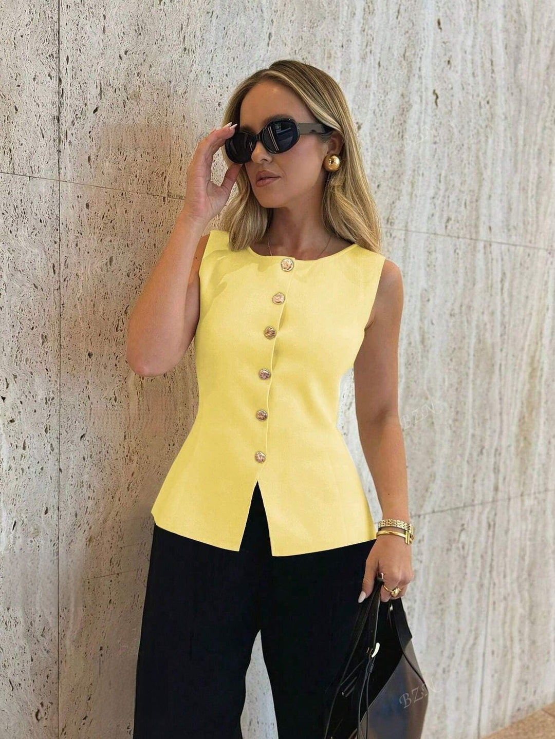 Gaby | Sleeveless Button Top