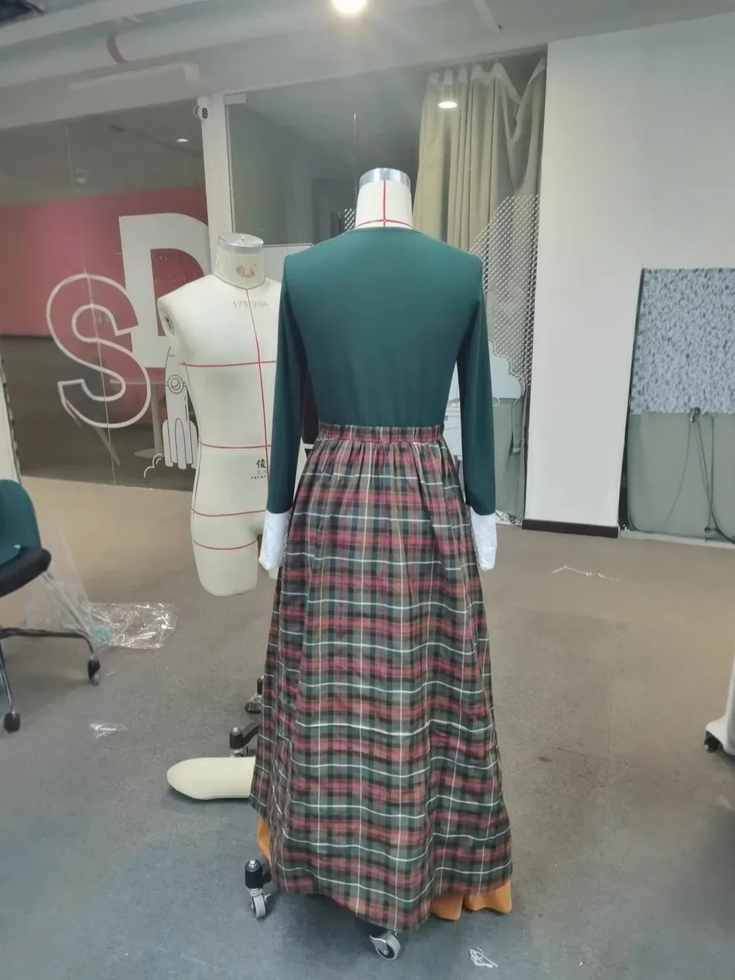 Hazel | Elegant Vintage Skirt